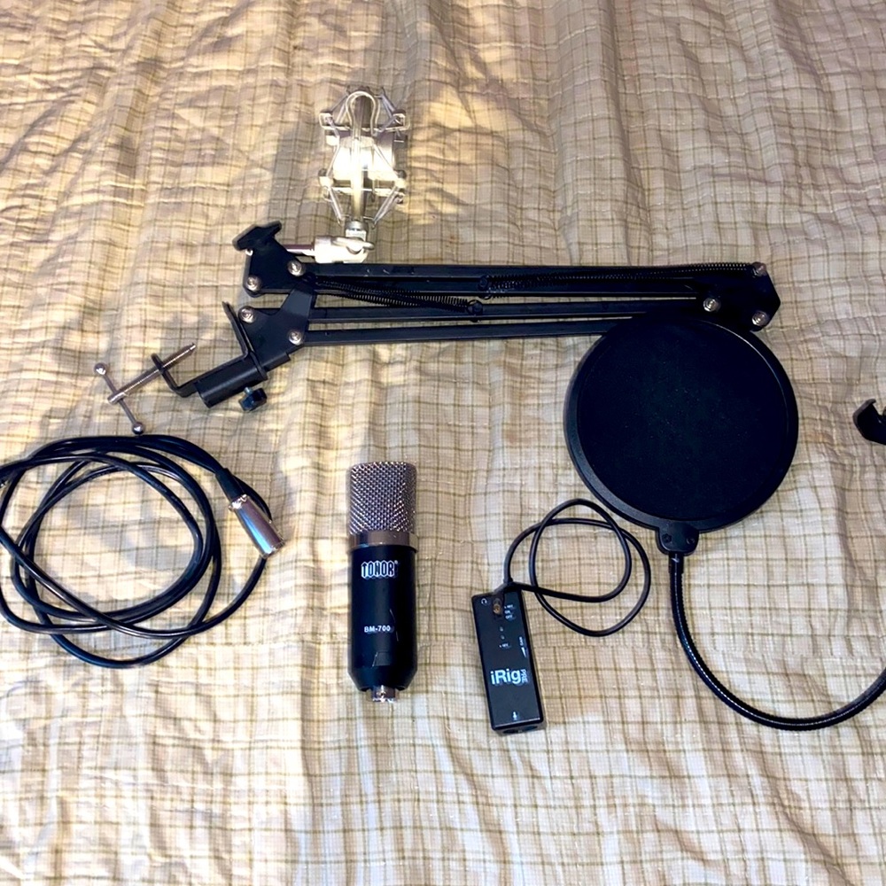 Tonor Professional Studio Microphone (USED, 8/10 +IRig connect to Phones.